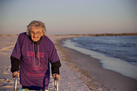 Ruby Holt – 100 Year Old Woman Who Saw The Ocean For The First Time In Her Life!