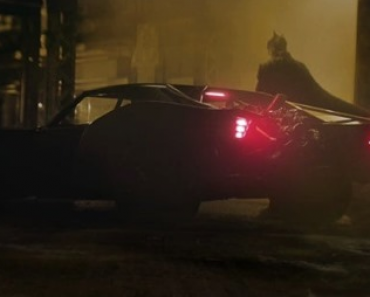 The Batman: First Look at New Batmobile Revealed!