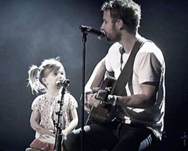 Dierks Bentley Brings His 3 Year Old Daughter On Stage To Perform a Daddy-Daughter Duet