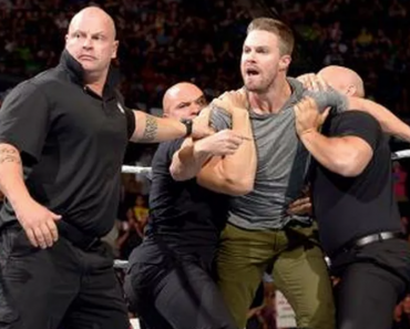 WATCH: Arrow’s Stephen Amell Challenged by STARDUST Live on WWE