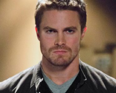 Stephen Amell Addresses Reports He Was Removed From Plane After Argument With Wife