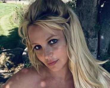 Britney Spears Poses Topless in Daisy Dukes for Racy Instagram Posts
