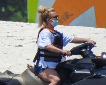 Britney Spears and Sam Asghari Jet Ski In Cabo, After Pregnancy Announcement