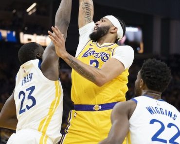 Lakers Injury Update: Anthony Davis Leaves Game 5 Against Warriors In Wheelchair After Suffering Head Injury